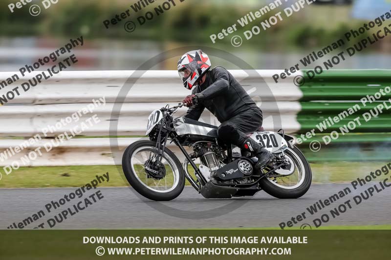 Vintage motorcycle club;eventdigitalimages;mallory park;mallory park trackday photographs;no limits trackdays;peter wileman photography;trackday digital images;trackday photos;vmcc festival 1000 bikes photographs